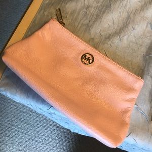 Michael Kors Travel case in color Blossom